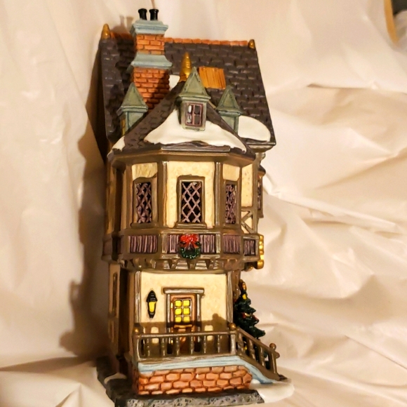 (MD) Lemax "Caddington Village" Collection - Picture 6 of 13